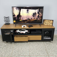 Rack estilo industrial com duas portas + duas gavetas