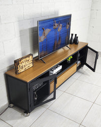 Rack estilo industrial com duas portas + duas gavetas